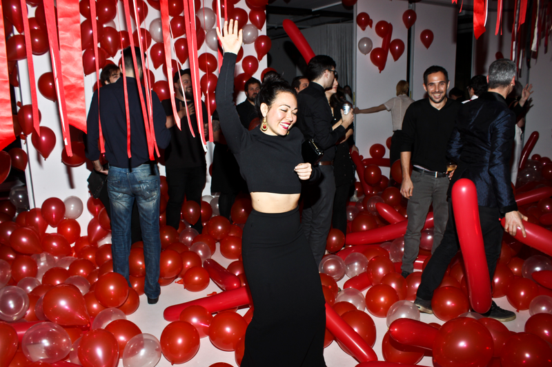 Illustration for article titled GAWKER MEDIA : A HOLIDAY PARTY